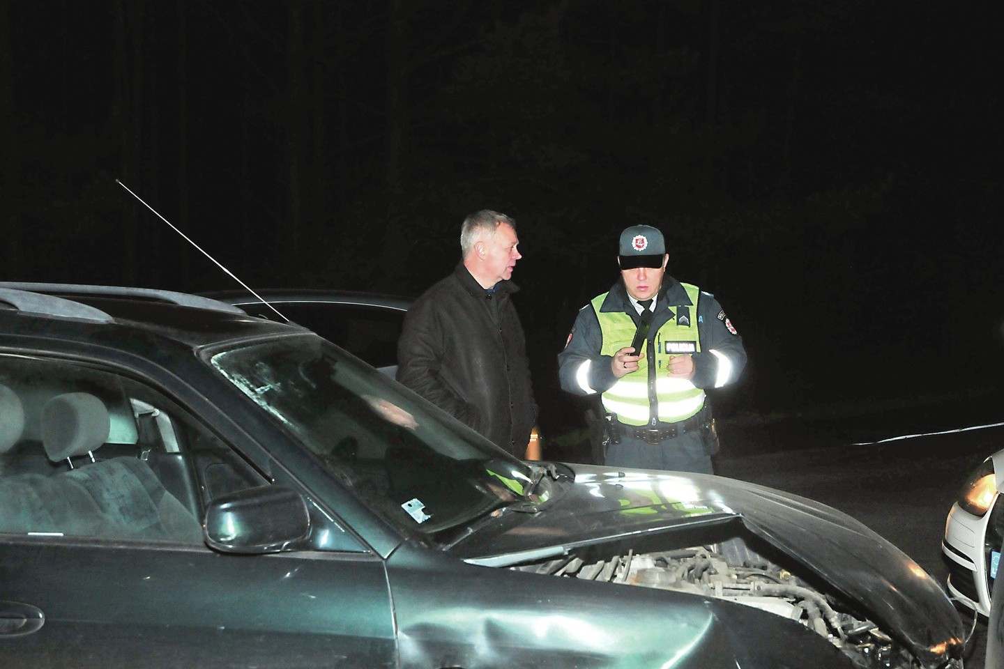 Kai V.Paškevičiaus vairuojama „Mazda“ atsitrenkė į kitą mašiną, pastarosios vairuotojas iškvietė policiją.