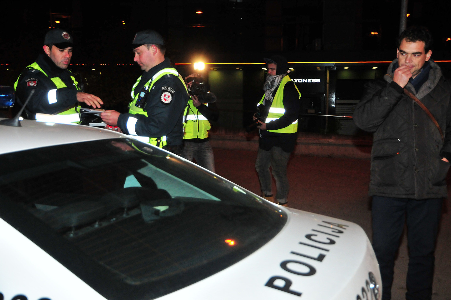 „Toyota“ vairuotojas užminė mįslę pareigūnams ir nuvažiavo savo keliais.<br>A.Vaitkevičiaus nuotr.