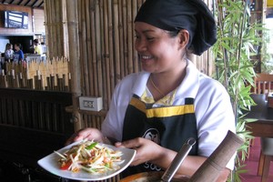 Paprastos tailandietiškos salotos suteiks pliūpsnį energijos