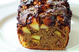 Obuolių pyragas iš rupių miltų patiks ne tik sveikuoliams