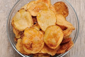 Naminiai bulvių traškučiai: pigu, skanu, neriebu ir jokių E