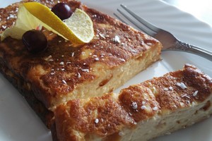 Varškės pudingas su obuoliais ir medumi: norėsite ir antros porcijos