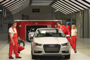 „Audi“ ir „Mercedes-Benz“ susidūrė su labai brangia problema