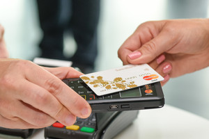 „Swedbank“ siurprizas privatiems klientams – keičiama kainodara