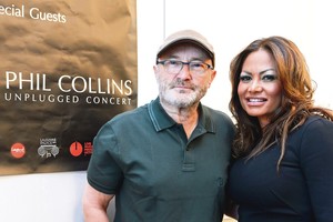 Dainininko Ph. Collinso staigmenos: grįžo ir į sceną, ir pas buvusią žmoną