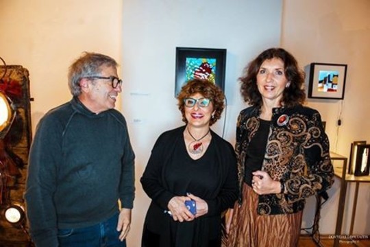 Antradienio vakarą atidaryta Italijos respublikos ambasados ir Italijos kultūros instituto surengta paroda „Šviesos brangakmeniai“.<br>Rengėjų nuotr.