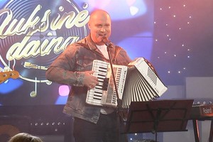 „Išjunk šviesą“ koncerte – ir staigmena su scenos veteranu