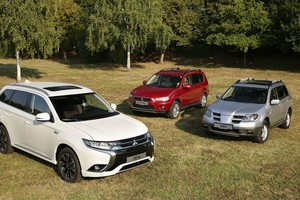 Populiariausias „Mitsubishi“ miesto visureigis švenčia 15 metų gimtadienį