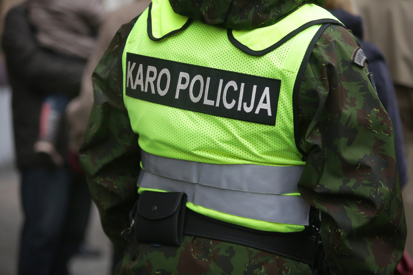 Po pratybų per sprogimą nukentėjo karys, dar 8 kariai buvo neblaivūs.