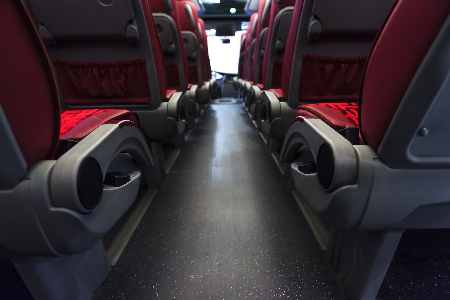 Australijoje autobuso keleivis sudegino vairuotoją.