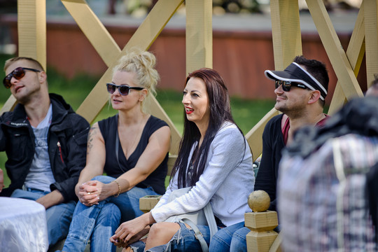 „IššŪKIS kaime“ dalyviai grasina: „Jei laimėsi – aš tave apspjausiu“