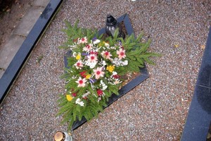 Pasimokykite: gražus, elegantiškas ir mažai priežiūros reikalaujantis kapas