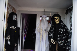 Pensininkės namas prieš Heloviną virsta tikra kvartalo pažiba