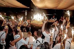 Rusų sirgaliai springsta iš pykčio: gėrę futbolininkai gavo milžinišką premiją