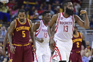 NBA: įspūdingas Jamesas Hardenas ir pirma „Spurs“ nesėkmė