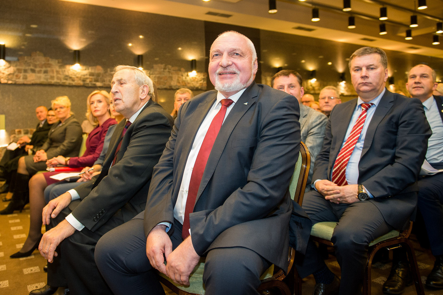 V.Mazuronis: partijai reikia atsinaujinti ir eiti į priekį.