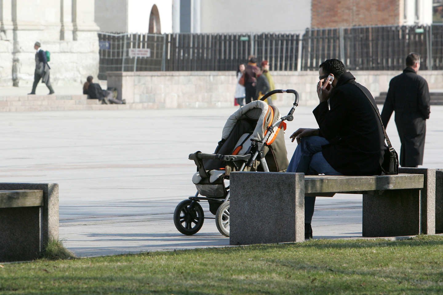 Latvijos Darbo kodeksas priklausomai nuo vaikų skaičiaus numato tik kelis „mamadienius“ per metus, taigi Lietuvos Darbo kodeksas dirbančioms mamoms ir tėčiams yra kur kas palankesnis.<br>V.Balkūno nuotr.