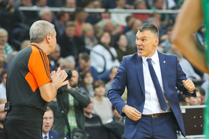 „Žalgirio“ treneris Š.Jasikevičius įsiuto ir grasina: „Aš apstulbęs“