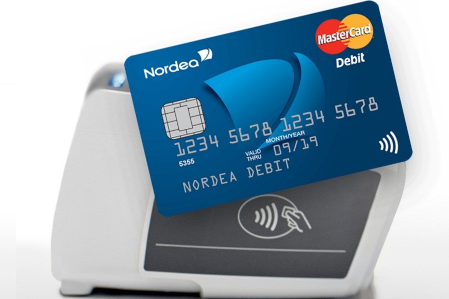 „Nordea“ klientams Baltijos šalyse pristatė bekontaktes mokėjimo korteles „Nordea Debit“.<br>Įmonės nuotr.