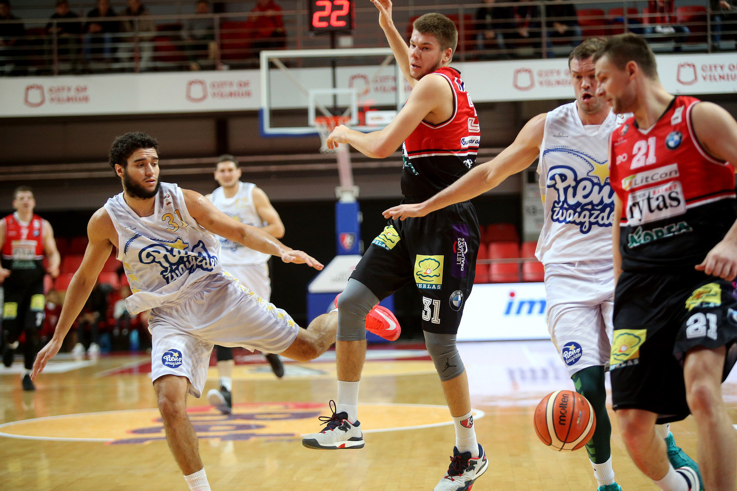 „Lietuvos rytas“ be didesnių problemų įveikė LKL čempionate „Pieno žvaigždes“