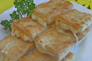 Lavašo suktinukai su sūriu: vienintelė blogybė – greit išnyksta