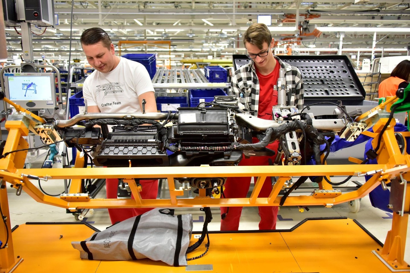 Nauja „Volkswagen“ komercinių automobilių gamykla įsikūrė šalia maždaug 30 tūkst. gyventojų turinčio Vžesnios miesto.<br>Gamintojo nuotr.