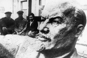 Bolševikų teroro ištakos: iš ko kraugeriškumo sėmėsi Leninas?