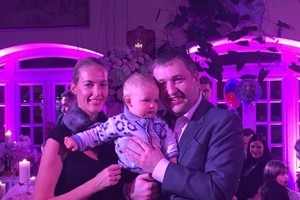 Antano Guogos šventinis sveikinimas – su šeimos nuotrauka