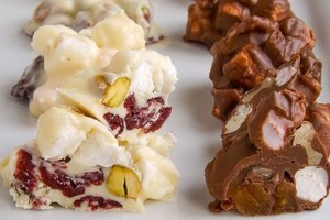 Tingių smaližių svajonė: saldainiai su zefyrais ir riešutais