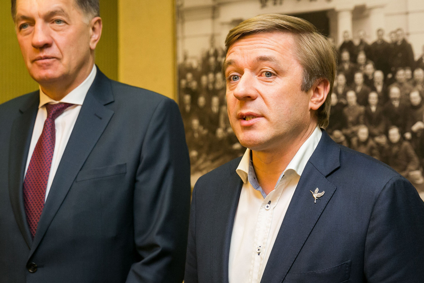 Konstatavę, jog dėl programos punktų susitarta, derybininkai tarsis dėl postų Seime ir Vyriausybėje, sako „valstiečių“ lyderis Ramūnas Karbauskis.
