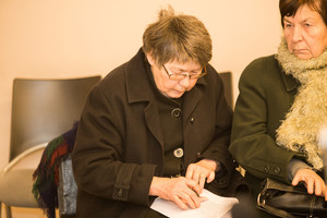 Ginti pedofilija kaltinamų Kedžių stojo giminaitė ir „drąsiečiai“