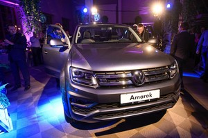 Netradicinėje Vilniaus erdvėje debiutavo atnaujintas „Volkswagen“ pikapas