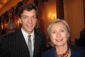 Su H. Clinton nusifotografavęs Lietuvos dainininkas laukia jos pergalės