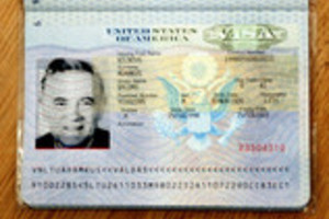 Valdas Adamkus sovietų laikais į Lietuvą kontrabanda gabeno uždraustus daiktus