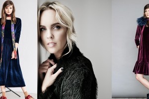 Šaltąjį sezoną dizainerė T. Jankauskaitė kviečia puoštis spalvingomis suknelėmis