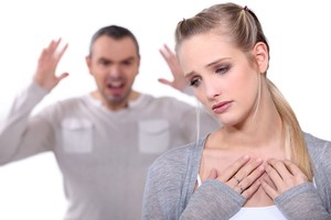 Pavydūs vyrai Lietuvos moterų gyvenimą paverčia pragaru