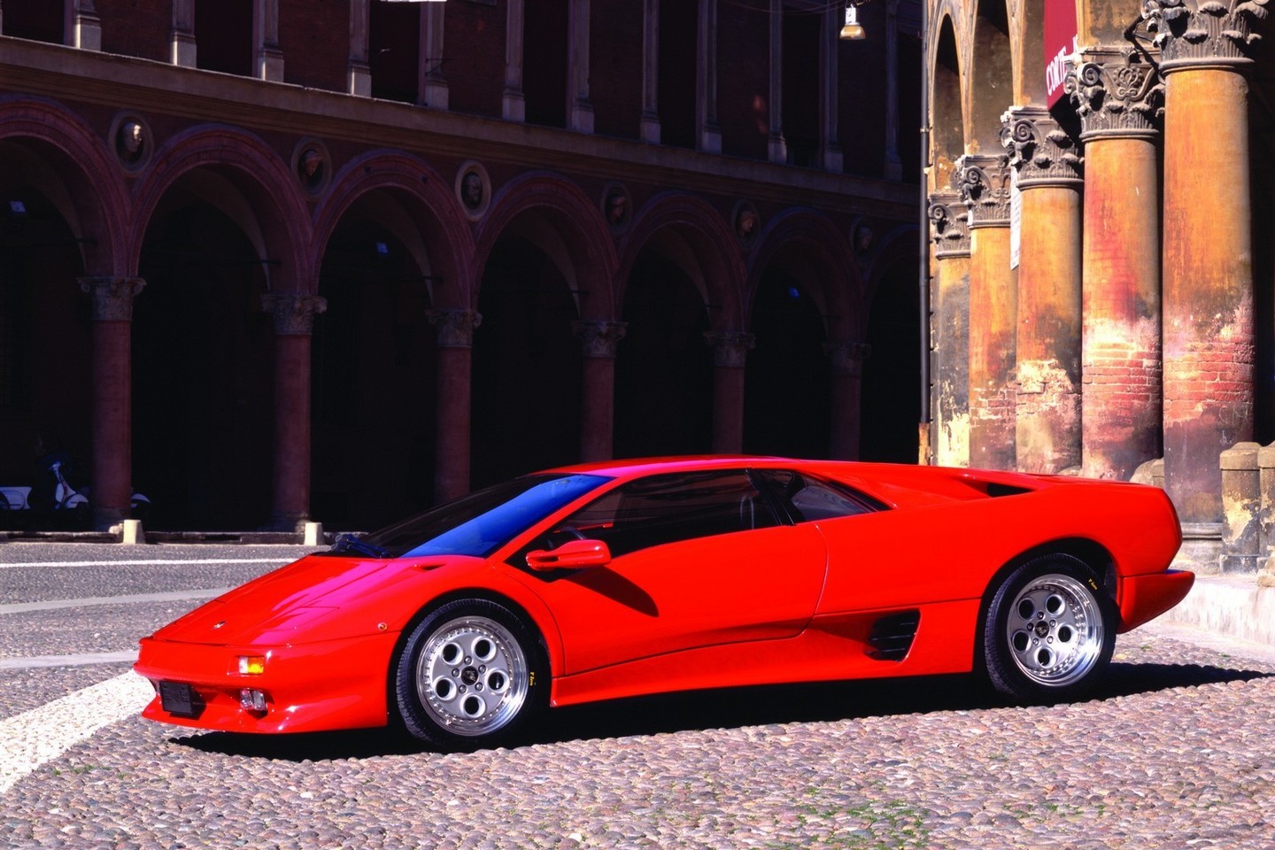 „Lamborghini Diablo VT“ (1997 metų).<br>Gamintojo nuotr.