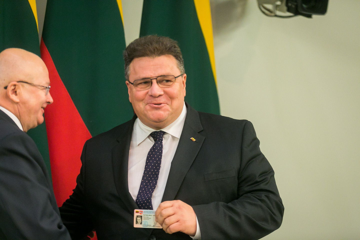 L.Linkevičius sako už kurą susimokėdavęs.