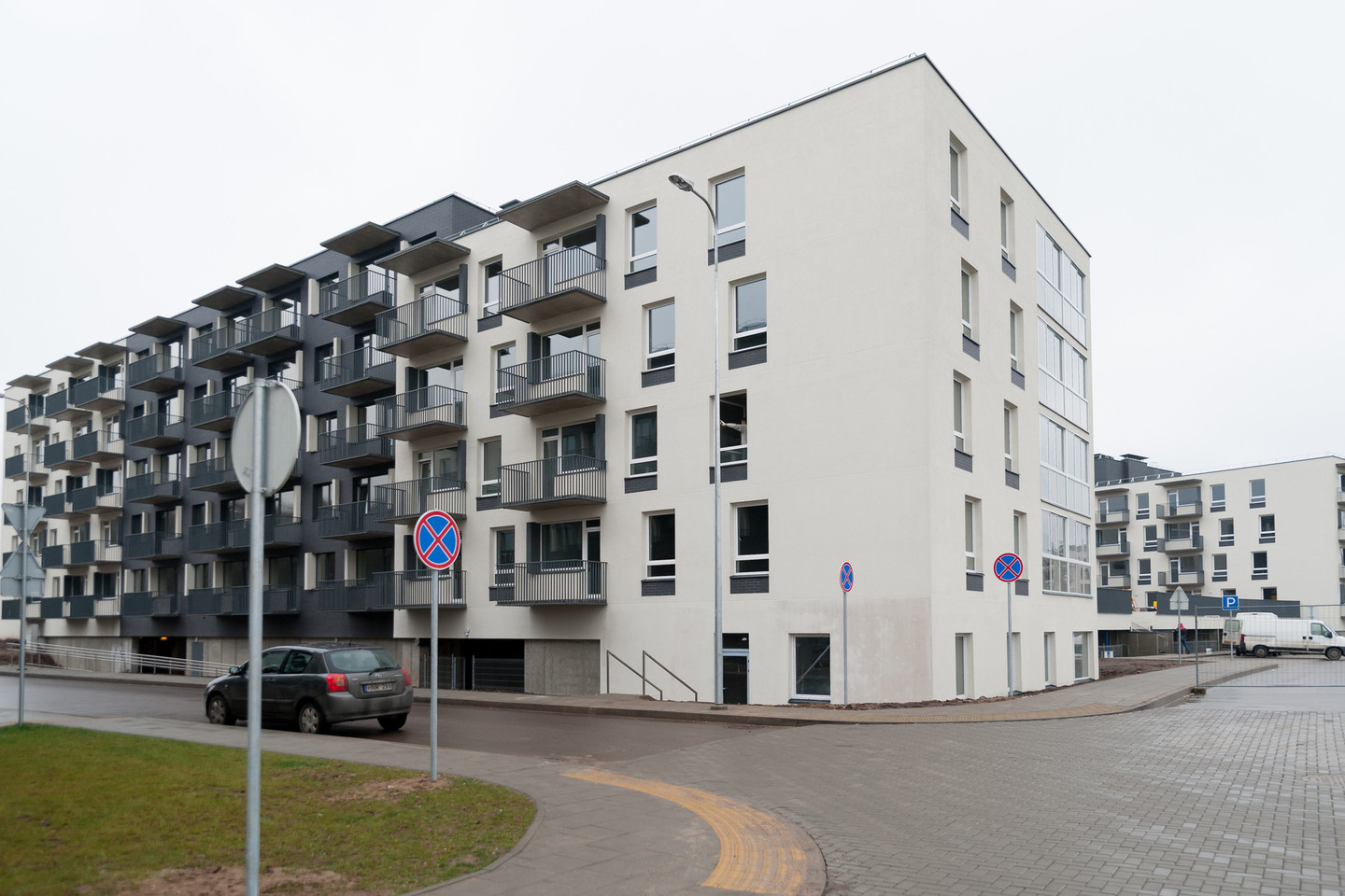 Šiandien priimto su nekilnojamuoju turtu susijusio kredito įstatymo įgyvendinimas sustiprins kredito gavėjų (vartotojų) apsaugą, skatins kredito paslaugų rinkos plėtrą ir konkurenciją, sakė Lietuvos banko Priežiūros tarnybos Finansinių paslaugų ir rinkų politikos skyriaus vyriausioji juriskonsultė Justina Tarasevičienė.