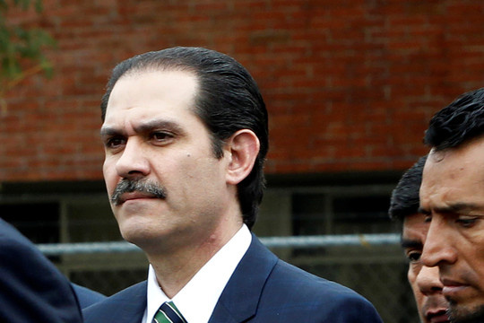 Korumpuotas Meksikos gubernatorius pats pasidavė policijai