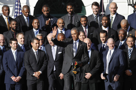 NBA čempionai pranoko visus: manekenų iššūkis – Baltuosiuose rūmuose su M. Obama