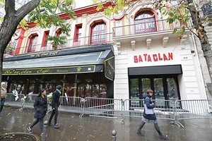Paryžiaus teroro siaubas po metų blėsta: duris vėl atvers „Bataclan“