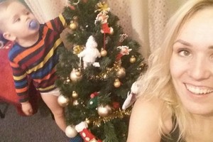 Kalėdos jau ant nosies: Donata Gutauskienė-Laisva su sūnumi jau papuošė eglutę