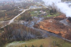 Padėtis po gaisro Radviliškyje gerėja, žala gamtai dar vertinama