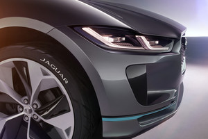 „Jaguar“ elektromobilių era prasideda: pristatytas visureigis „I-Pace“