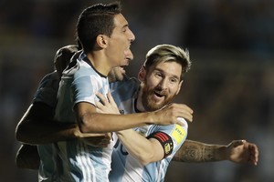 Fantastiškas smūgis per sienelę: Lionelis Messi surengė nuostabų šou