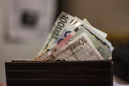Iš šešėlio ištraukti pinigus padės didesnis sąmoningumas