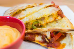 Tortilijų ir sūrio užkandis nuo stalo dingsta nespėjęs ataušti