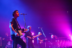 „Brit Floyd“ tūkstančius žiūrovų Kaune nukėlė kelis dešimtmečius į praeitį