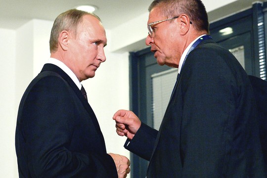 Netikėtas V. Putino žingsnis: atleido ministrą ir skyrė namų areštą